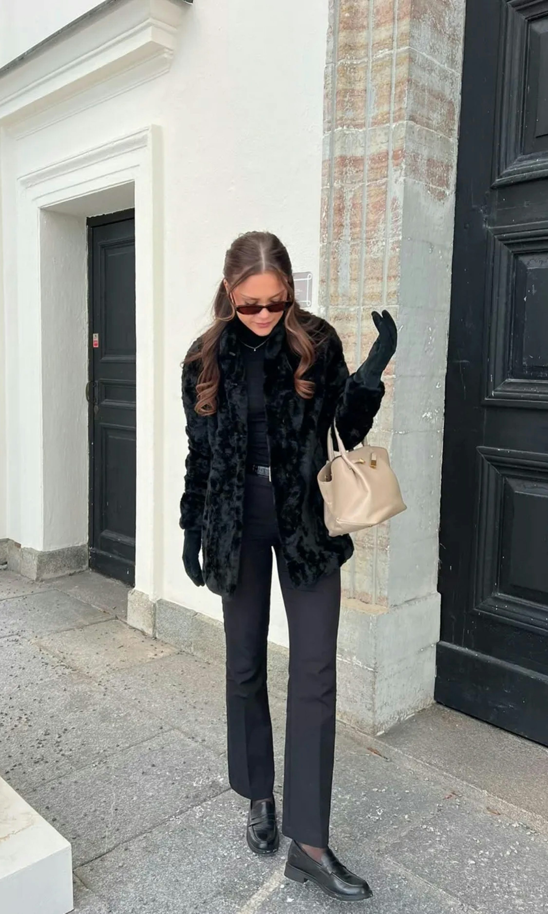ボトムスその他 [MATINKIM]double waist hook trouser in black DOUBLE WAIST HOOK TROUSER IN CHARCOAL - MATINKIM