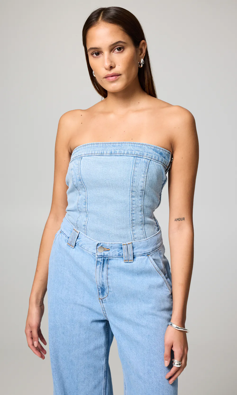 7367148_520_f_m_mh_172_bwdenim